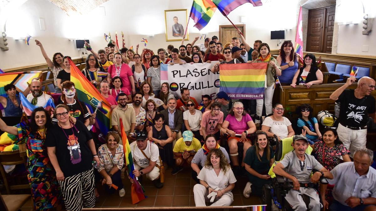 El festival 'Mayurgo' cierra los actos del Orgullo en Plasencia.
