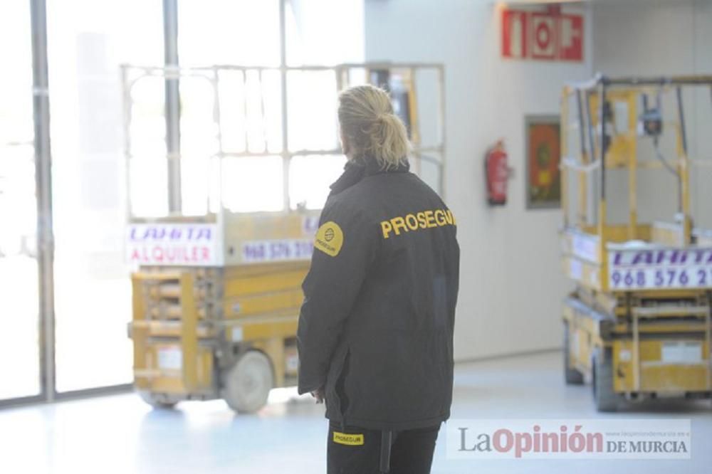 El delegado del Gobierno visita el aeropuerto de Corvera