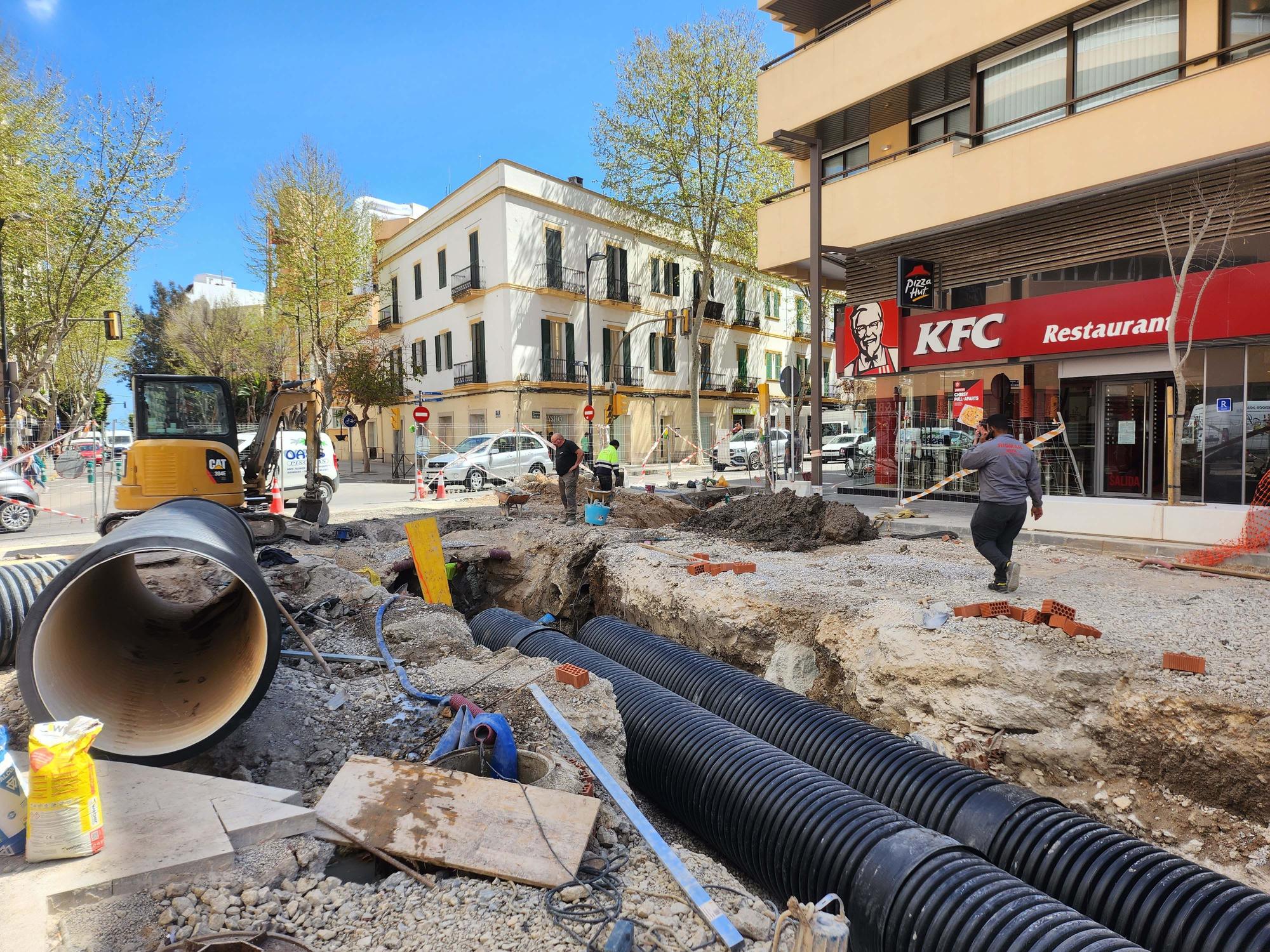 Galería de imñagenes de la sobras en la Avenido Isidor Macabich en Ibiza