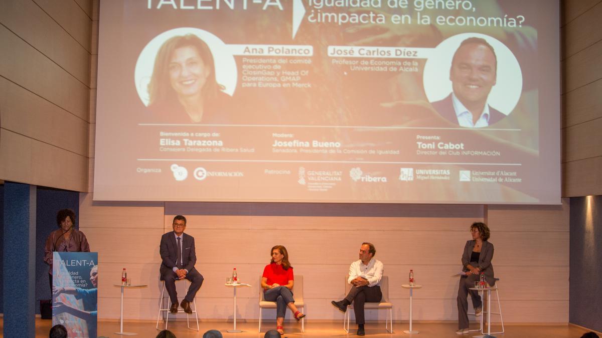 El evento contó con la participación de dos ponentes de primer nivel.