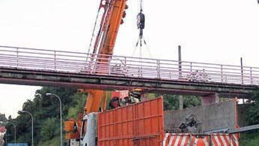 Imagen de la pasarela metálica afectada //