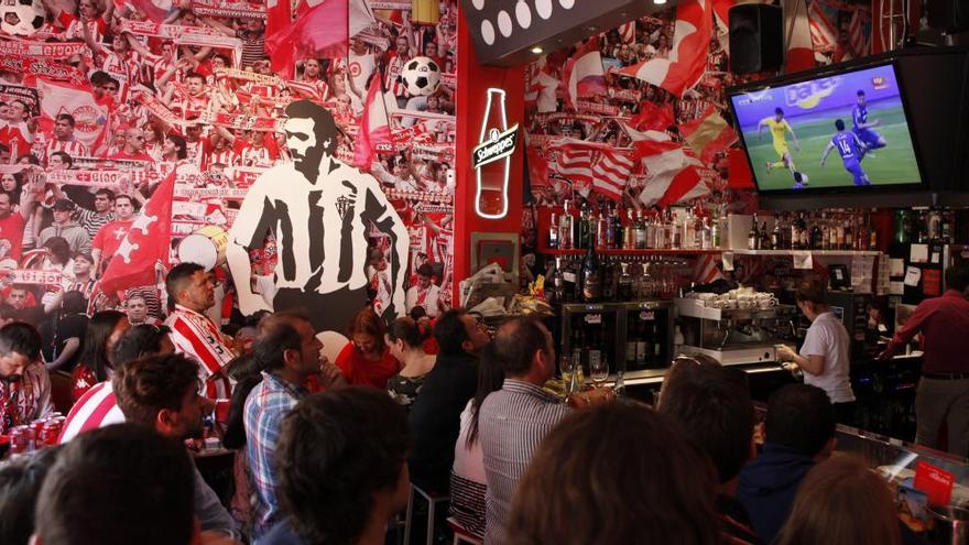 Interior del bar museo &quot;DQuini&quot;.