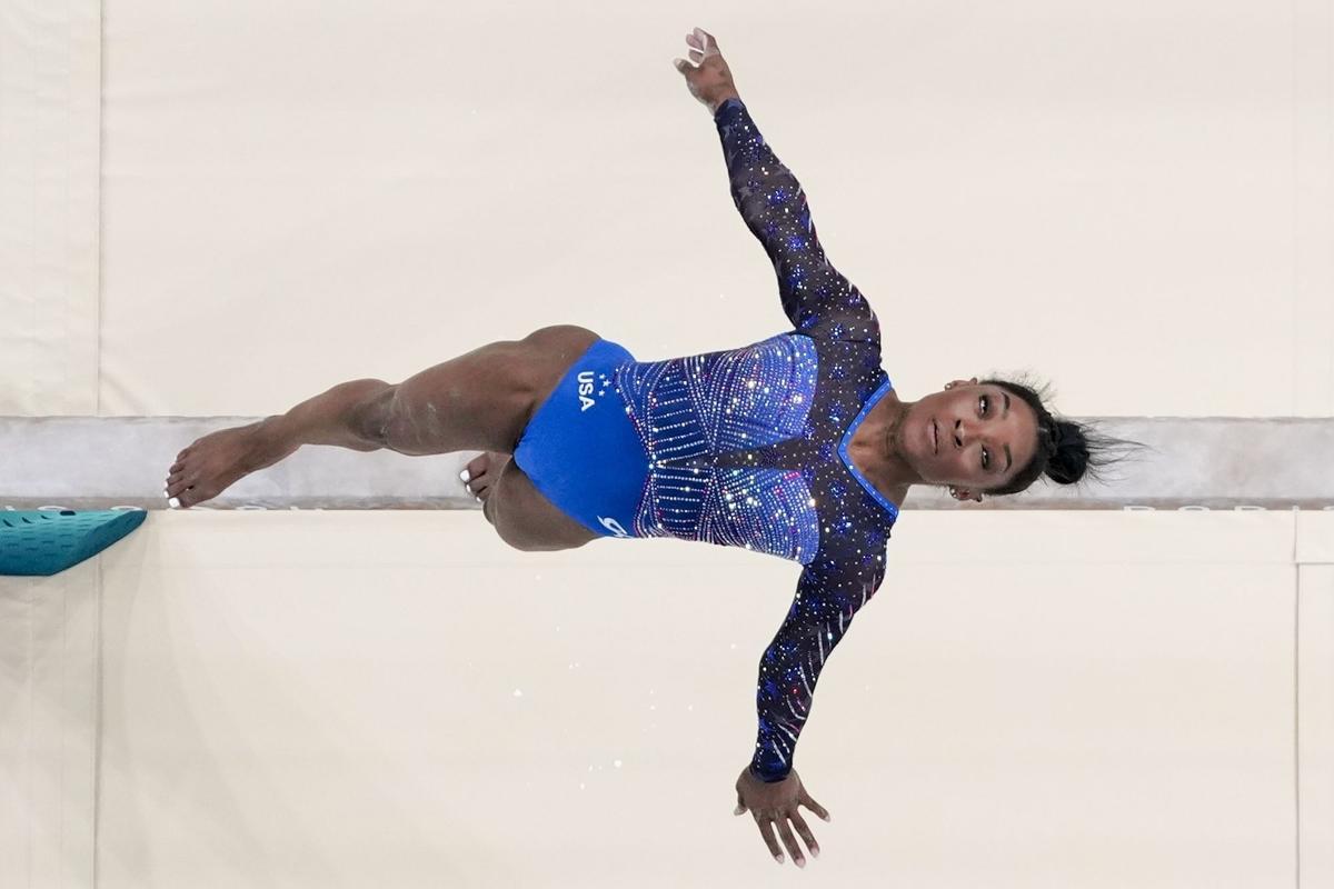 Simone Biles gana la medalla de oro en gimnasia artística