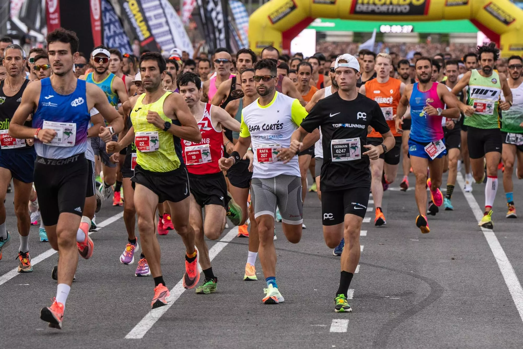 10.000 corredores participan en la emblemática Cursa de la Mercè en Barcelona