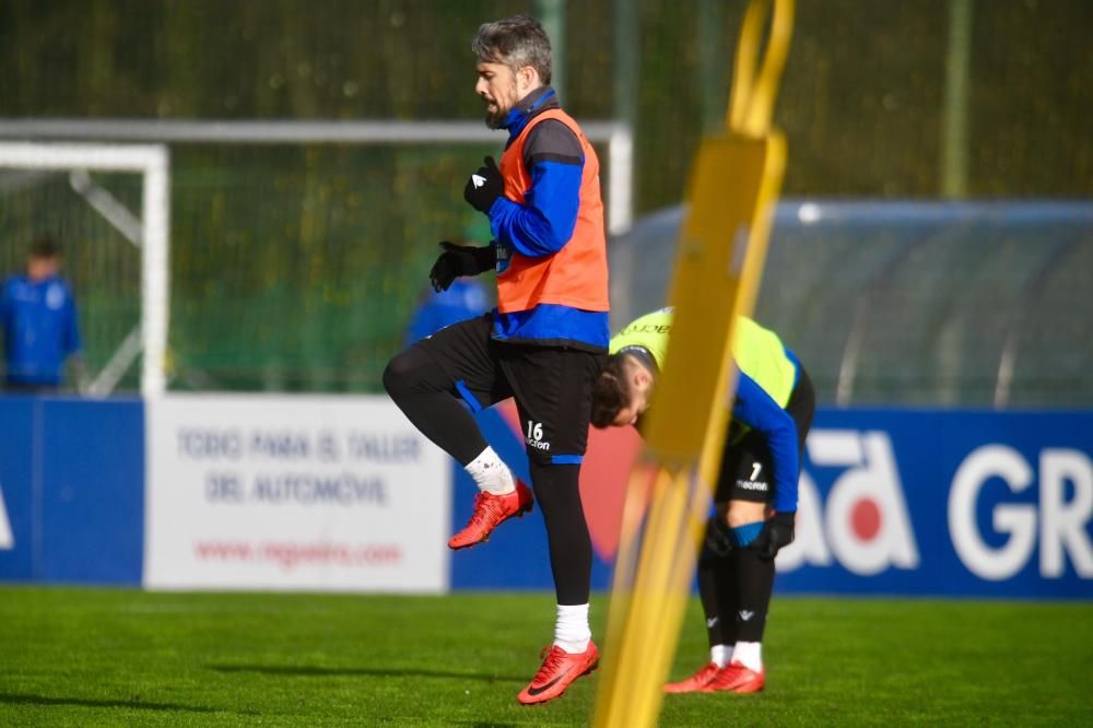 Lucas Pérez vuelve a entrenar con el grupo