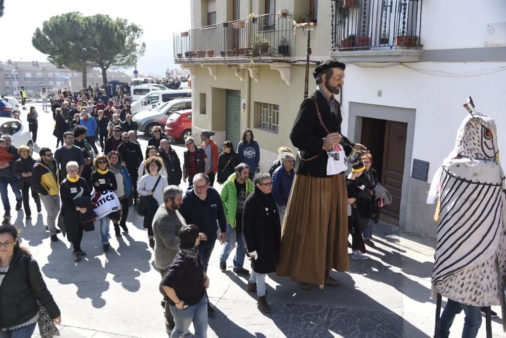 Balsareny rebutja amb cultura popular les accions