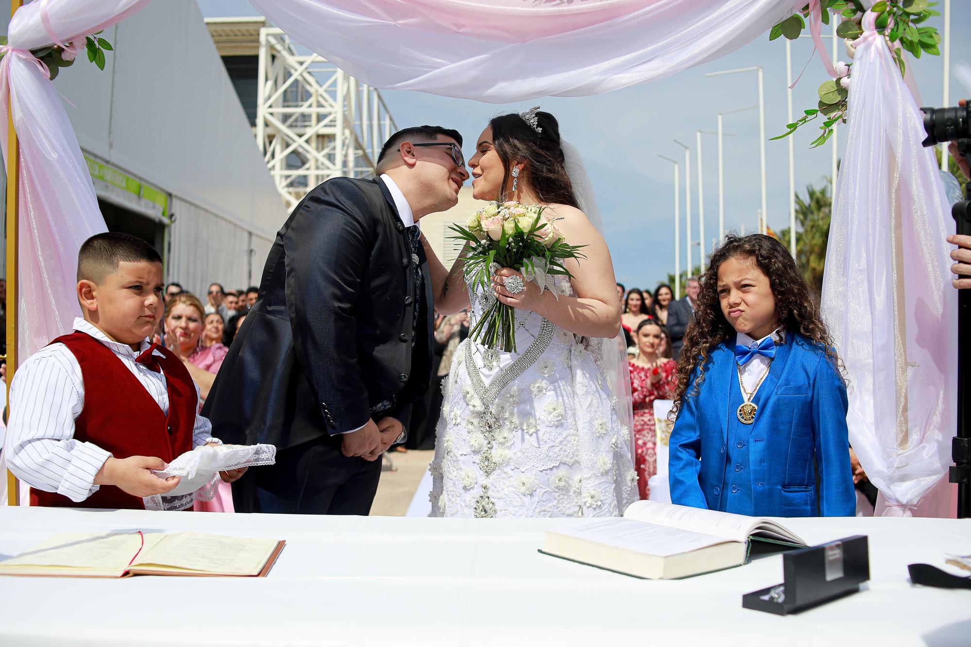 FOTOS | Las imágenes de la gran boda gitana de Lucía y Daniel en Ibiza