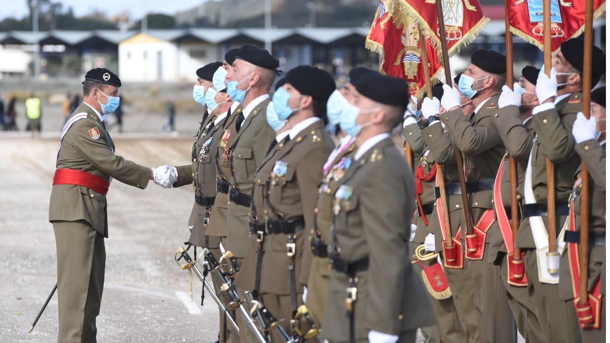 Parada militar en Cerro Muriano en honor a la patrona de la Infantería