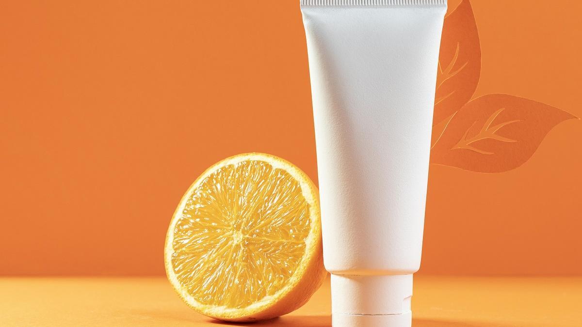 La naranja ayuda a la producción de colágeno.