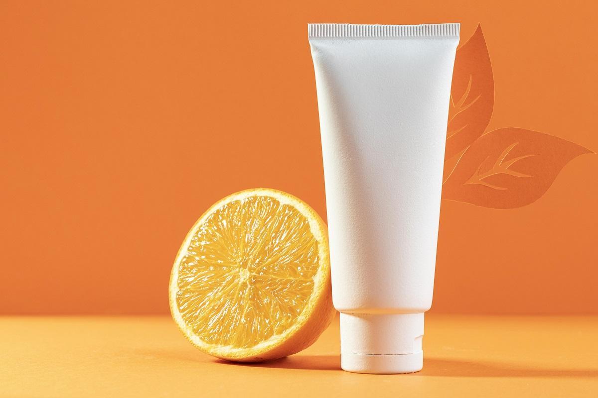 La naranja ayuda a la producción de colágeno.