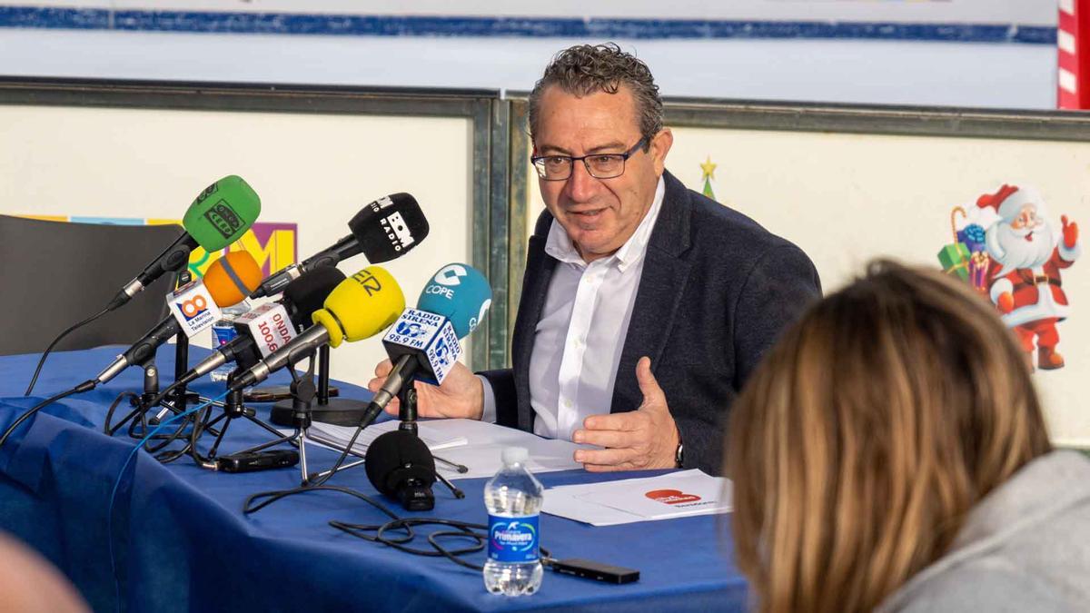 El alcalde de Benidorm, Toni Pérez, durante su intervención ante la prensa este miércoles.