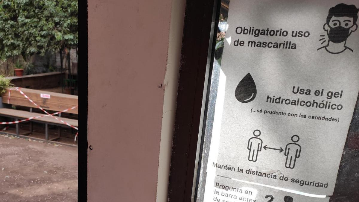 Una cafetería canaria expulsa a un grupo de negacionistas del Covid