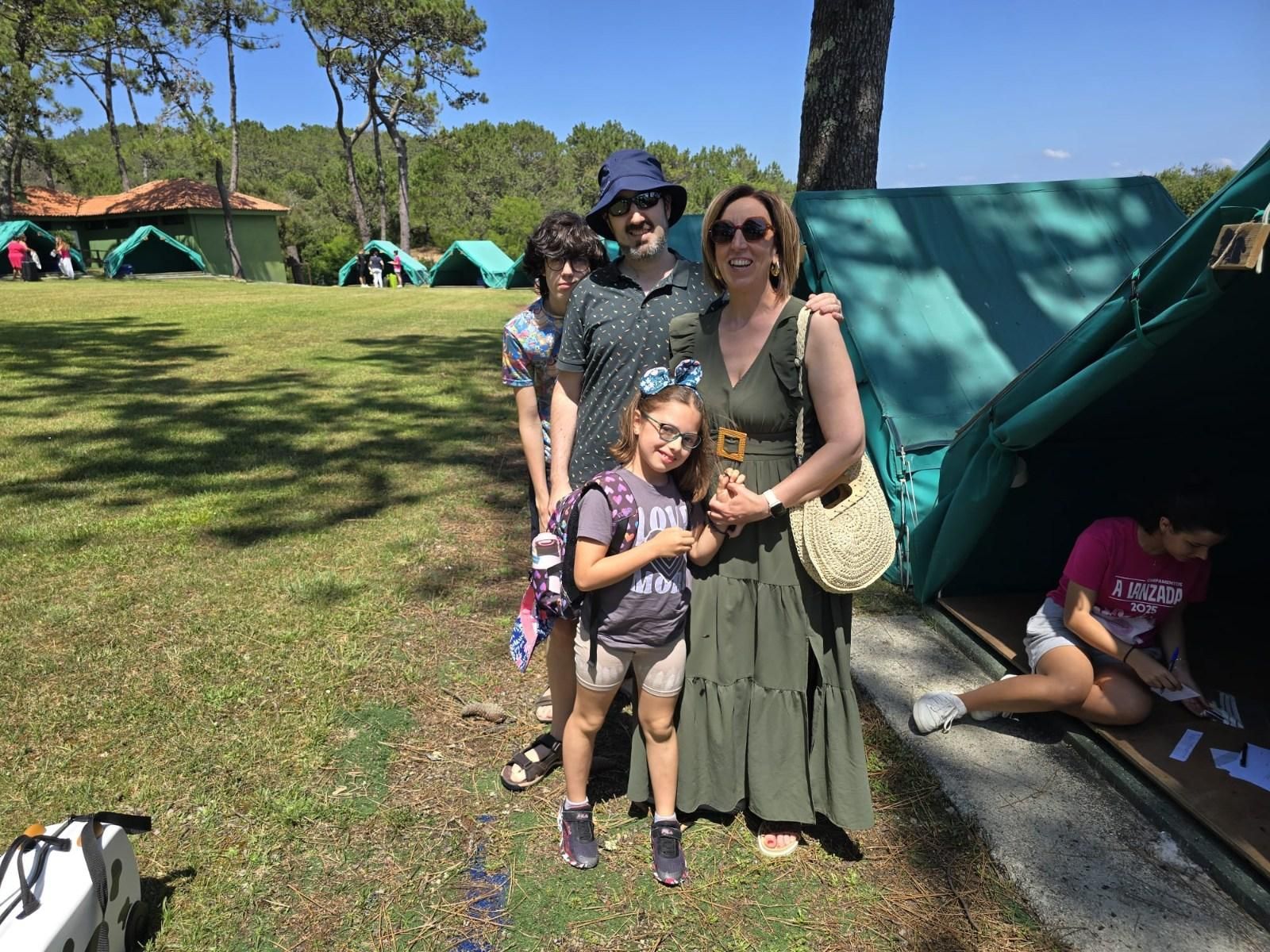 El primero de los once turnos previstos, con 140 niños, ya está en el centro vacacional de A Lanzada.