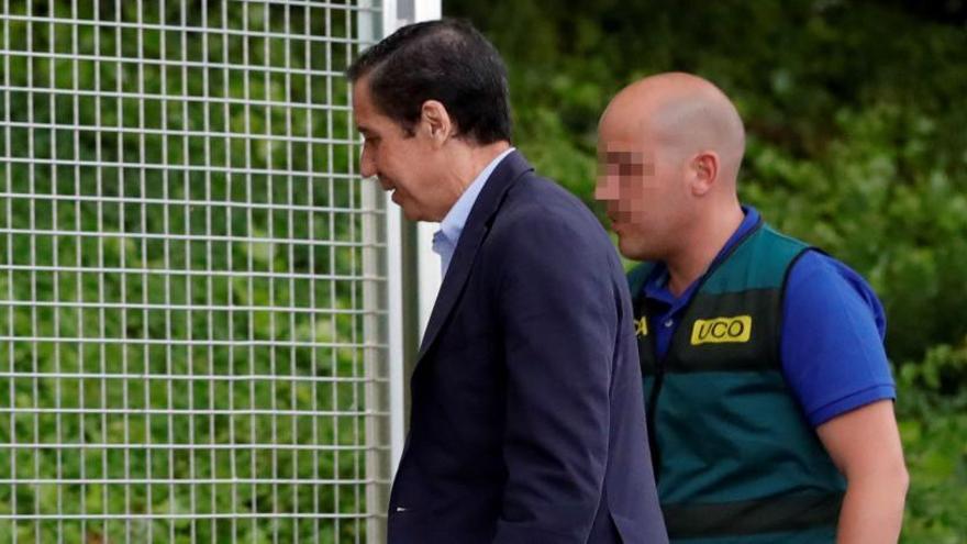 La juez acusa a Zaplana de pertenecer a grupo criminal.