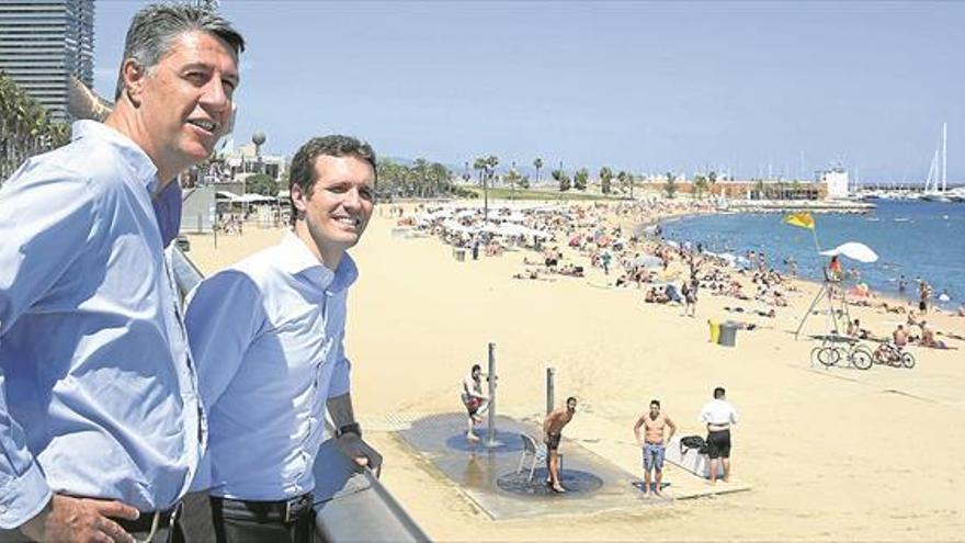 Pablo Casado se rodea de fieles y hace guiños a Cospedal y Feijóo