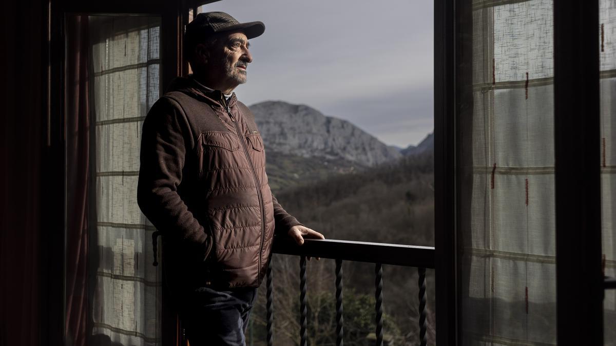 ANGEL PEREZ, PROPIETARIO DEL ALOJAMIENTO RURAL EL BALCON REAL, EN SUS INSTALACIONES