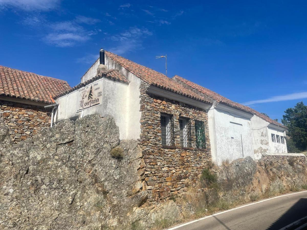 Fotogalería | La Cofradía de la Montaña de Cáceres recupera la cafetería tras años de litigio Fotogalería | La Cofradía de la Montaña de Cáceres recupera la cafetería tras años de litigio