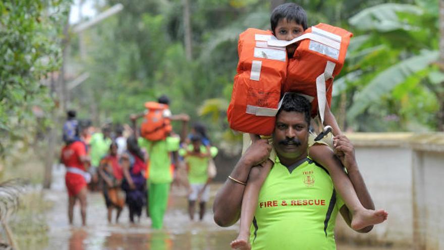 Las peores inundaciones del siglo en la India dejan centenares de muertos