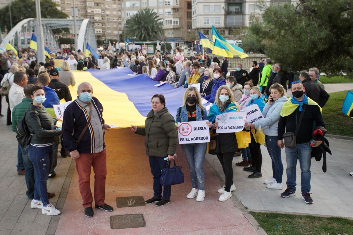 Concentración de ucranianos en Murcia para defender la paz en su país