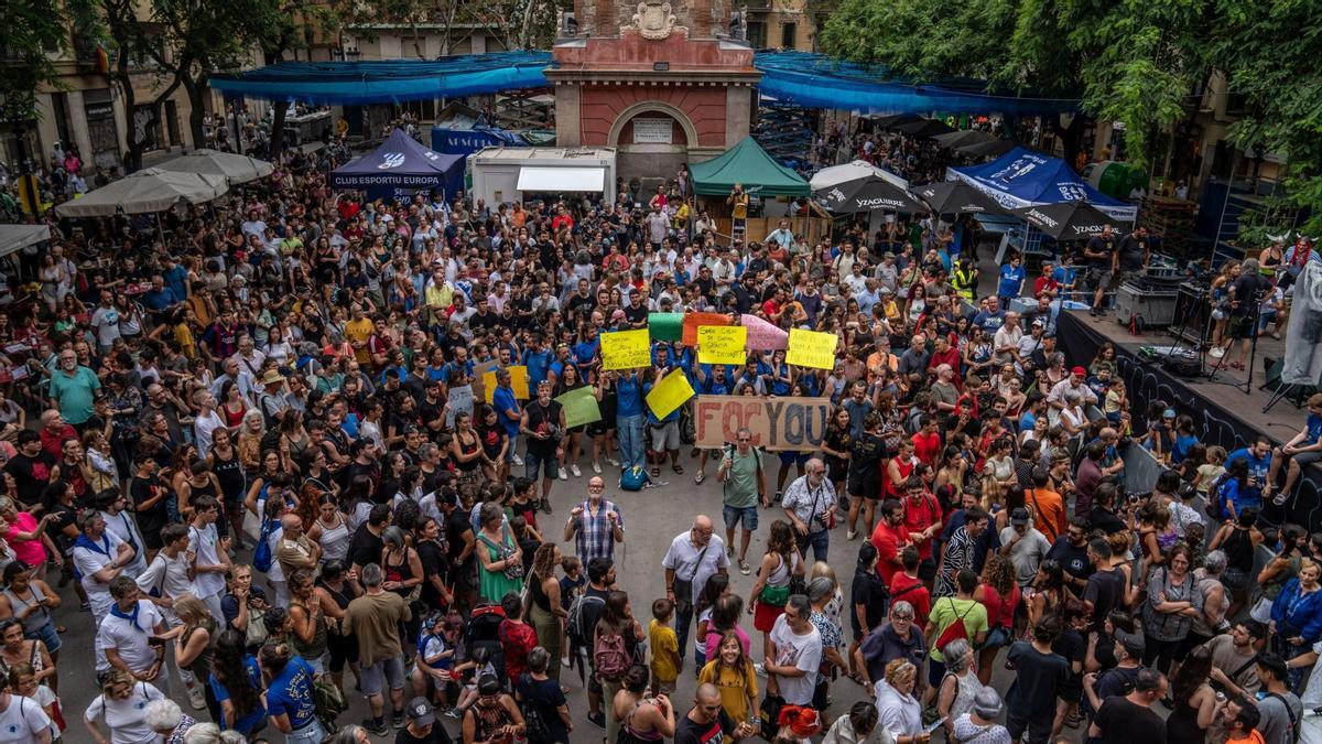 Las colles de Gràcia no han llegado a un acuerdo antes del pregón de la Fiesta Mayor, con lo que los actos de cultura popular quedarían desconvocados en los próximos días.