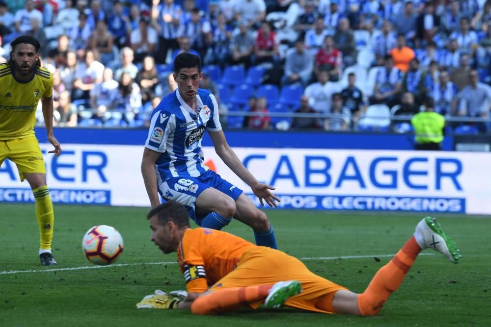 Un Dépor valiente empata en Riazor con el Cádiz