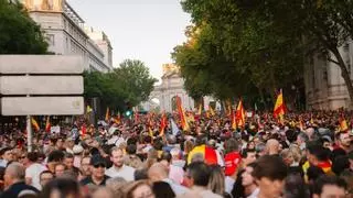 Madrid se levanta en defensa de Ceuta y contra Sánchez: "¡Queremos votar, queremos votar!"