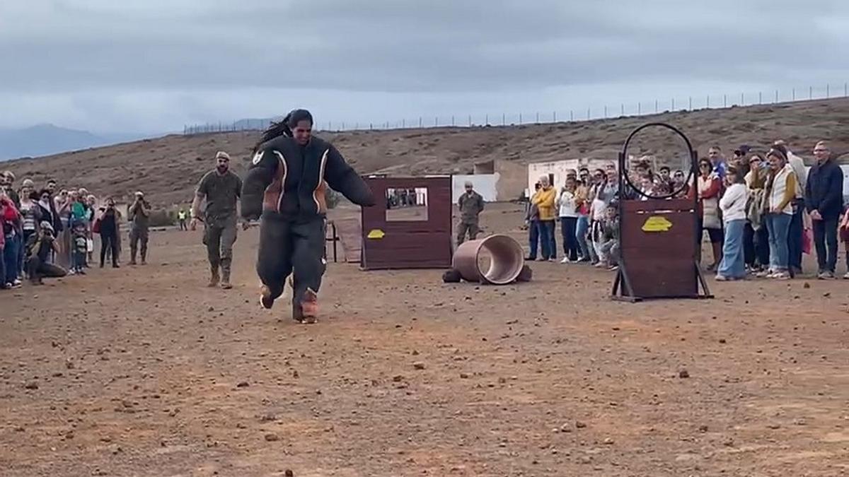Imagen de una de las actividades que se desarrolló durante la Jornada de Puertas Abiertas de la Brigada 'Canarias' XVI.