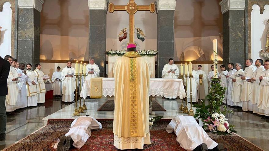 El obispo de Ibiza ordena diáconos a dos seminaristas