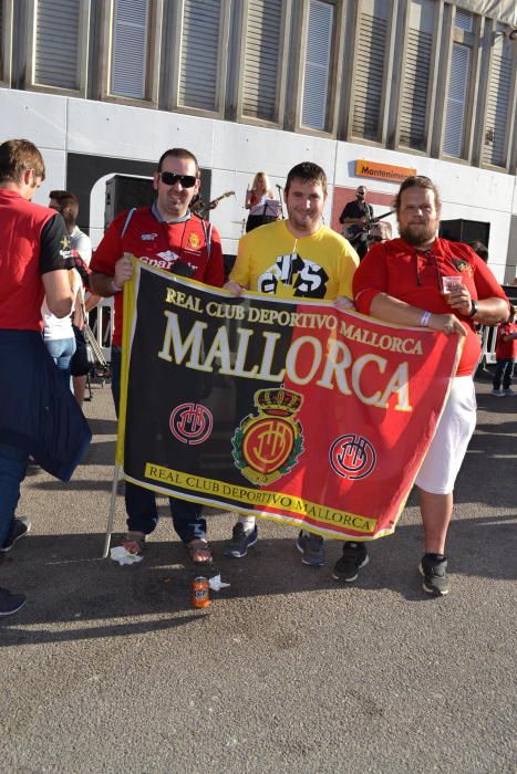 Afición del Mallorca antes del partido