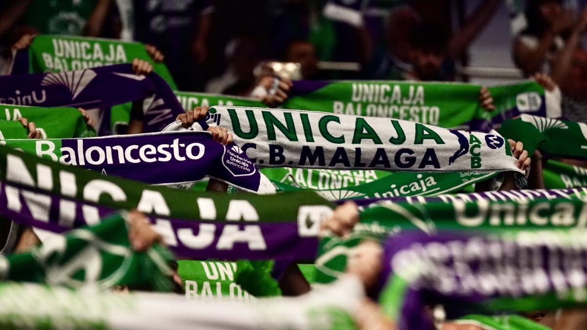La afición del Unicaja se prepara para decidir la eliminatoria en el Carpena.