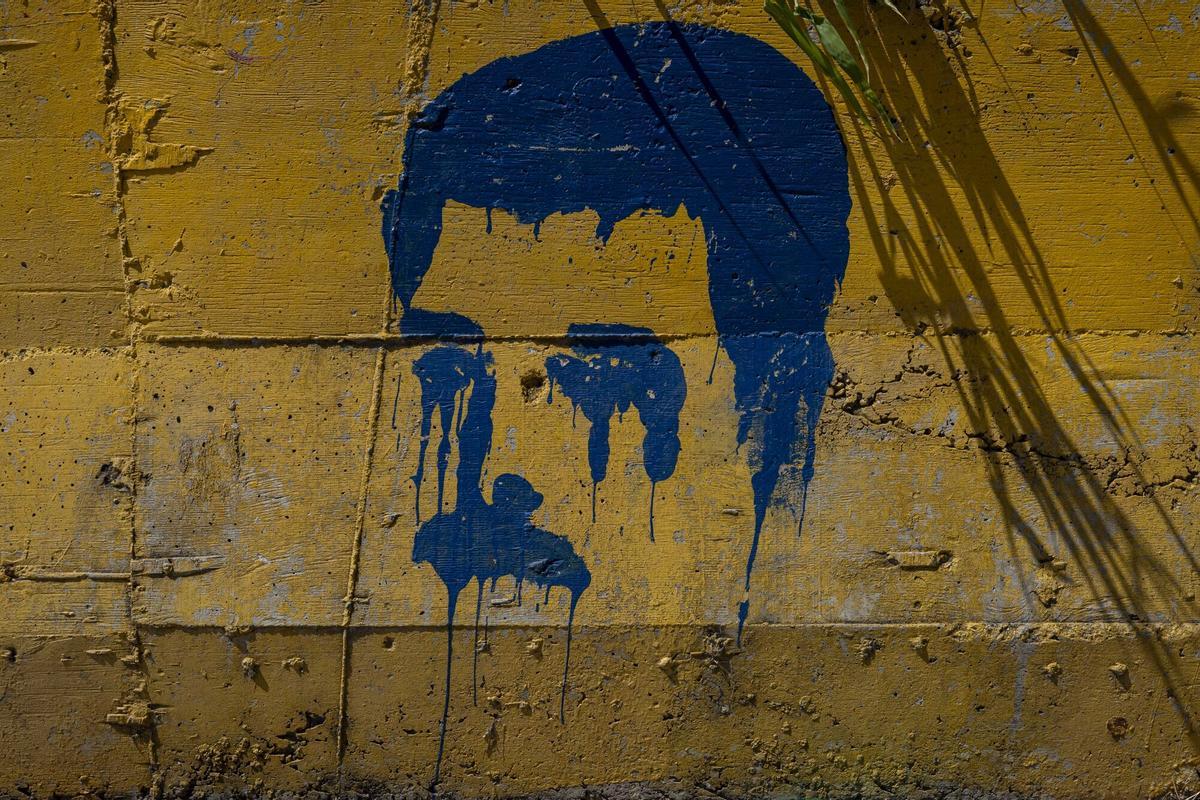 Un grafiti del presidente de Venezuela, Nicolás Maduro, este sábado, en Caracas.