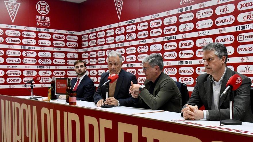 El Mercantil pinta de negro el futuro de Felipe Moreno en el Real Murcia