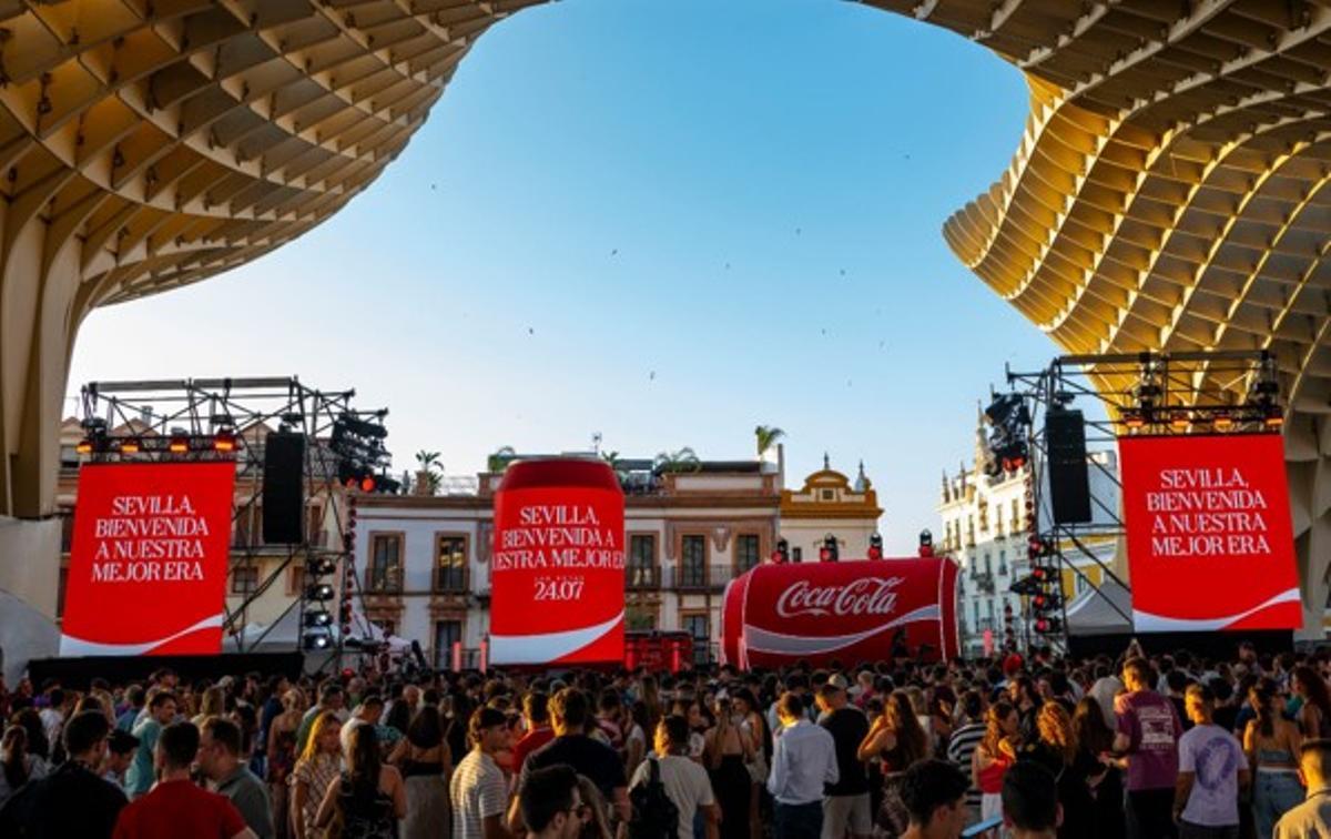 Las Setas de Sevilla acogieron el evento Always an Icon de Coca-Cola, donde invitados y asistentes descubrieron de cerca la nueva identidad visual de la marca.