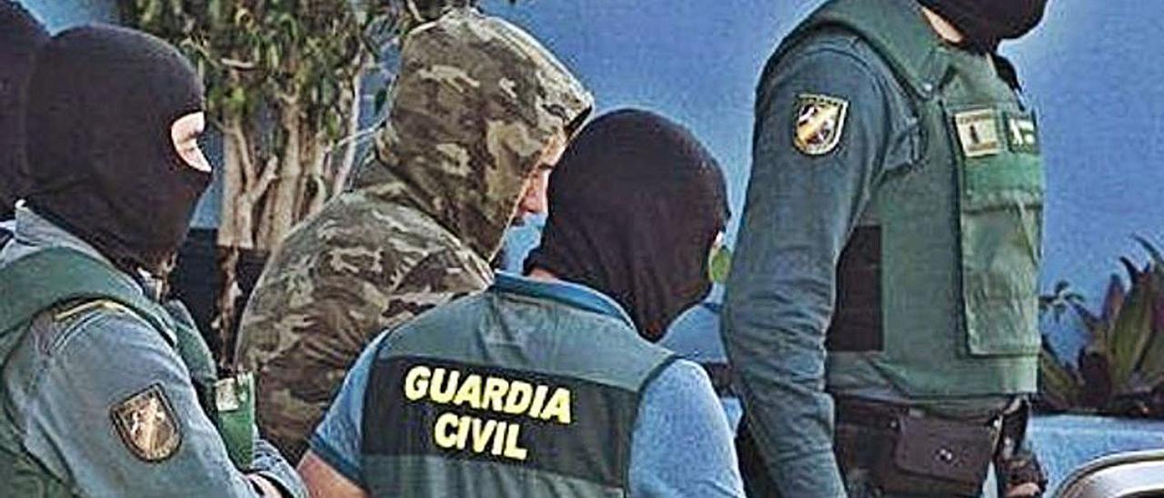 El momento de su arresto en su casa febrero del 2019.