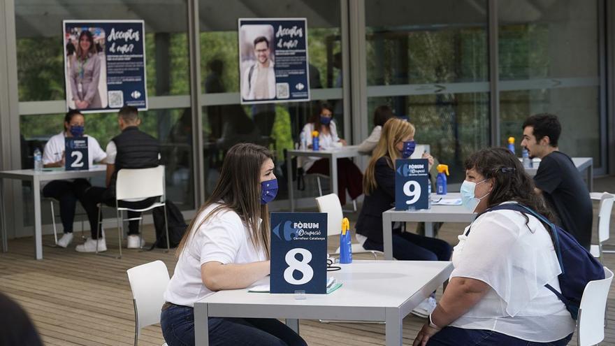 Carrefour entrevista 200 aspirants en una macroselecció a Girona