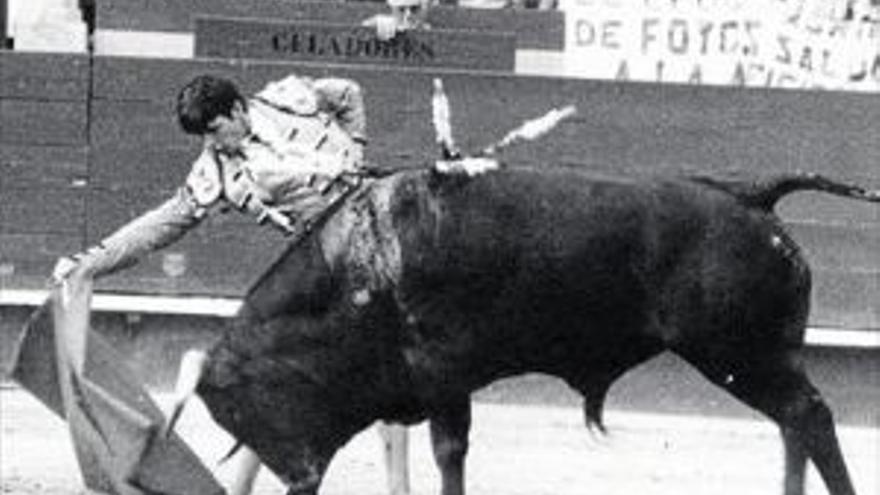 El torero salió a hombros por la puerta grande