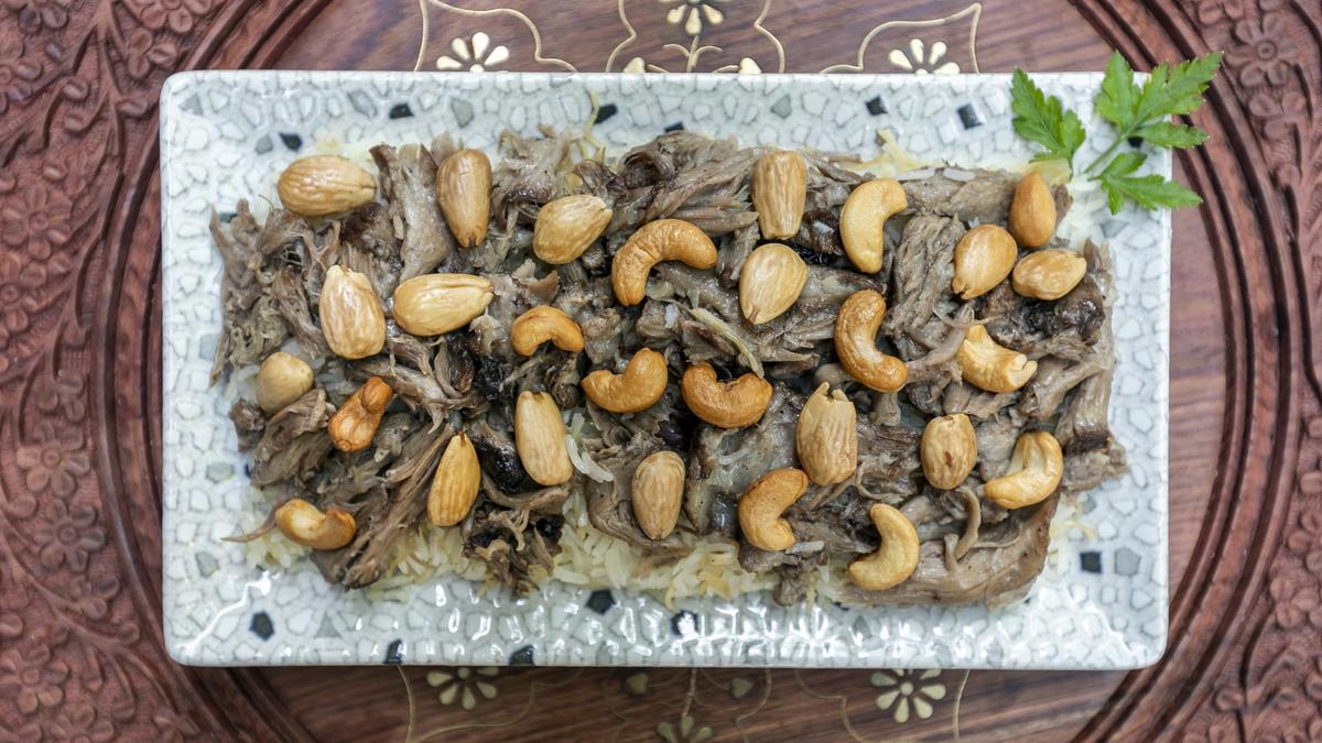 El 'ouzi': cordero con especias, arroz y frutos secos.