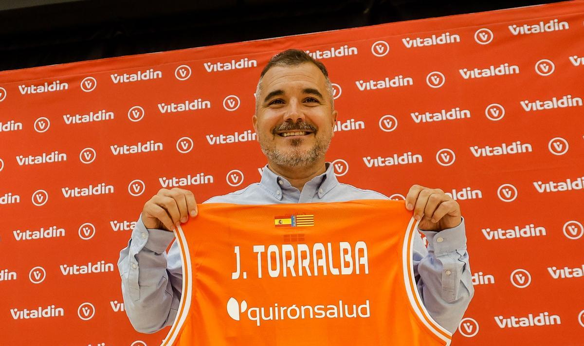 Javi Torralba, en su presentación como entrenador del Valencia Basket.