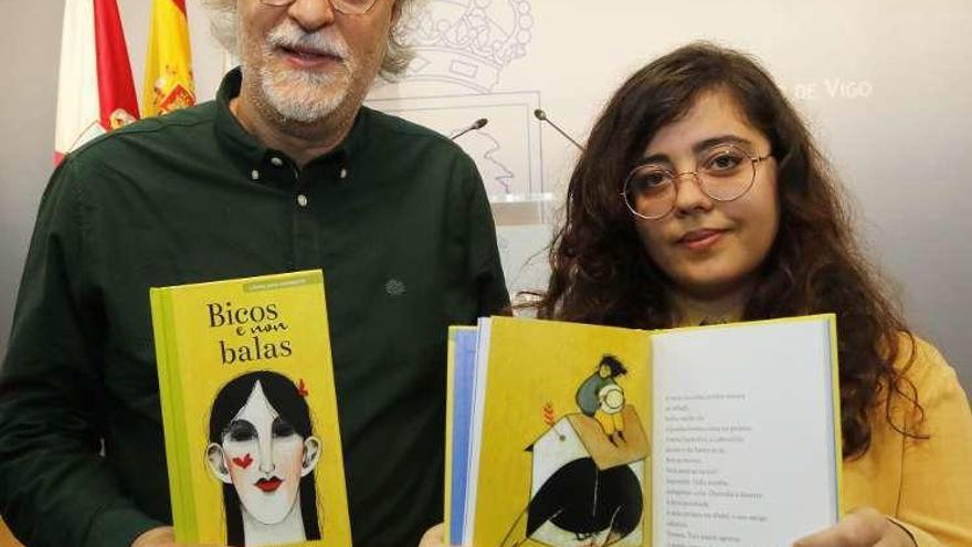 Antonio García Teijeiro e a ilustradora Bea Gregores, co novo libro. // Alba Villar