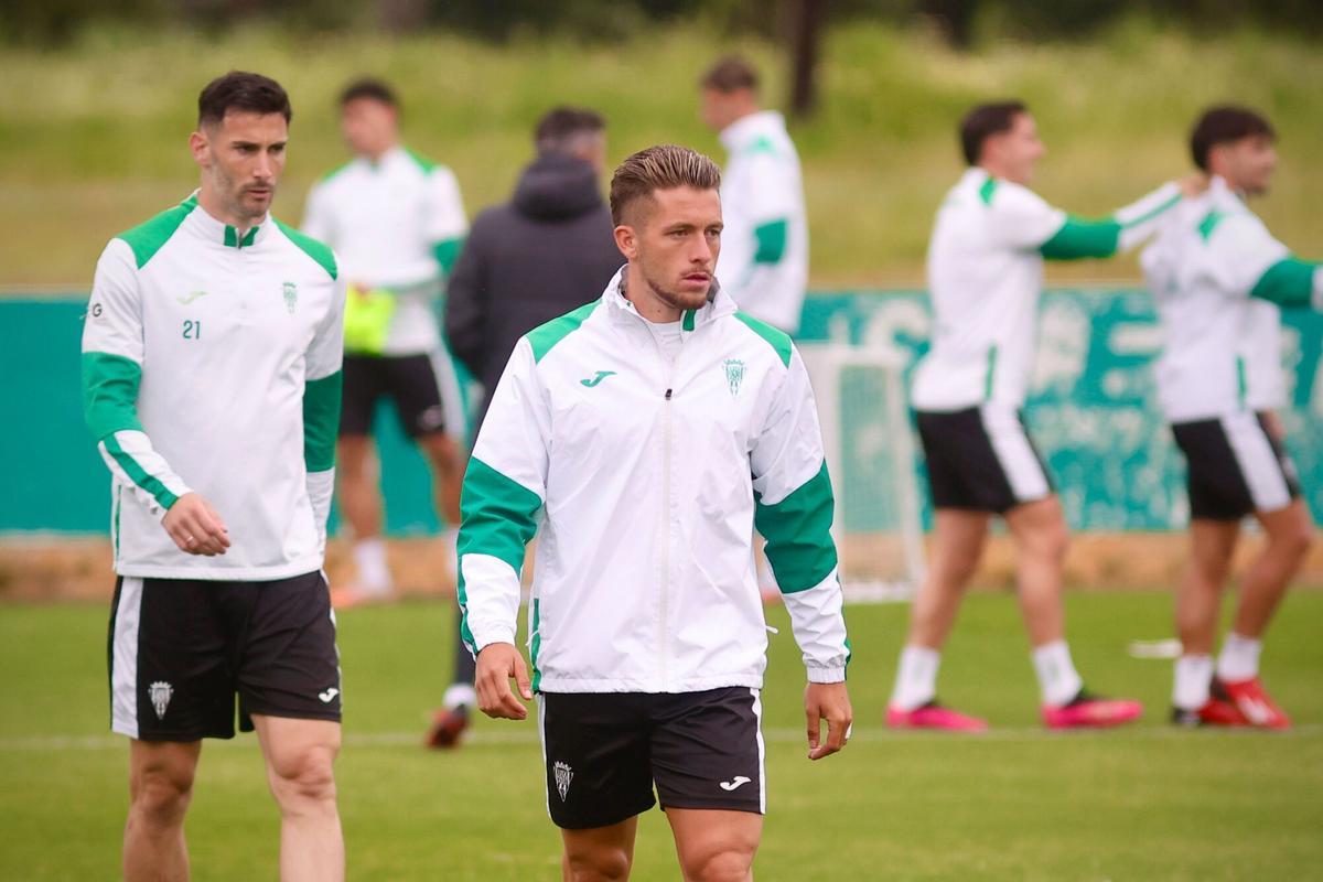 Isma Ruiz, durante un entrenamiento del Córdoba CF de la pasada semana en la Ciudad Deportiva.