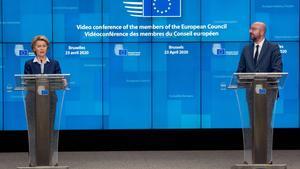23/04/2020 Ursula von der Leyen y Charles Michel en una rueda de prensa en Bruselas