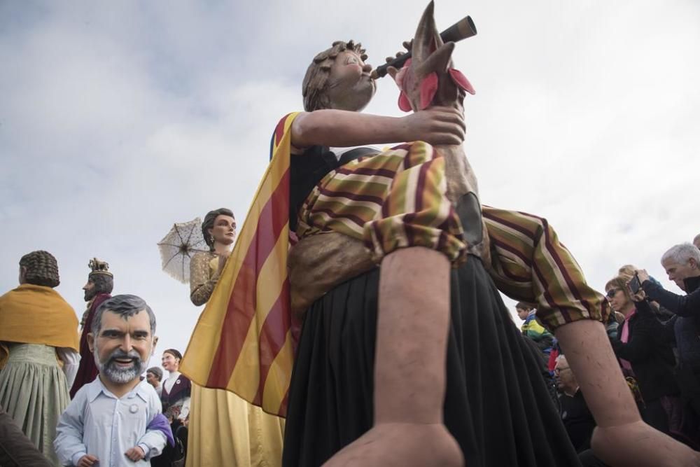 Trobada de colles geganteres a Lledoners