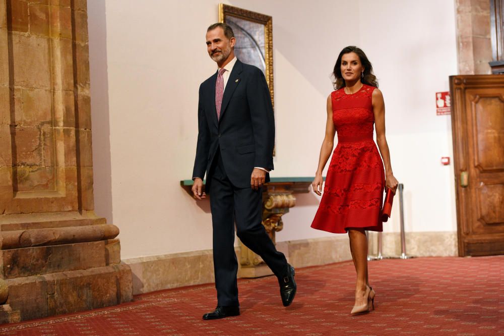 Spain's King Felipe and Queen Letizia arrive to ...