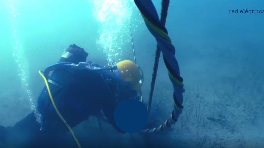 Torres anuncia la puesta en marcha del cable submarino entre Tenerife y La Gomera