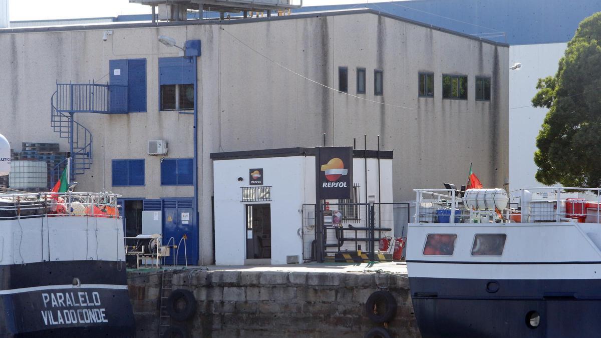 Estación de repostaje de barcos en O Berbés, en Vigo.