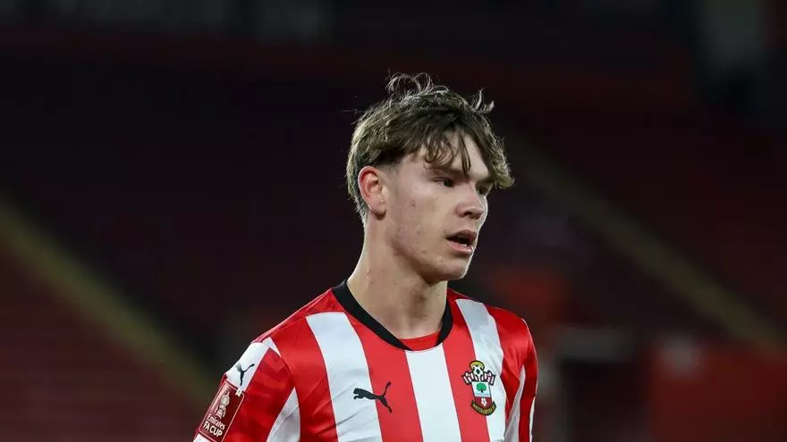 As赤 juega Tyler Dibling, la perla del Southampton