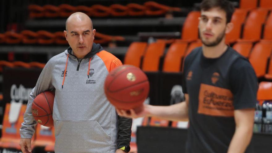 Sergi García vive las últimas semanas entre el descarte técnico y una presencia testimonial en los partidos.