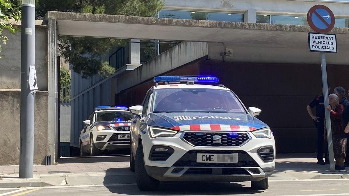 Vehículos de los Mossos d'Esquadra en una imagen de archivo
