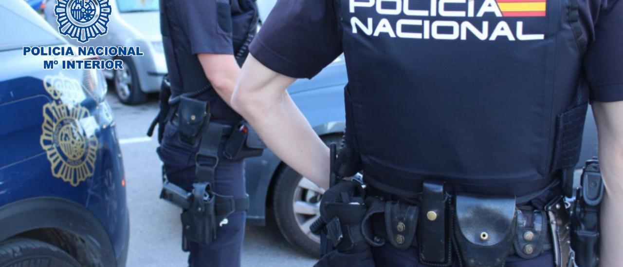 Agentes de la Policía Nacional durante una actuación en Mallorca