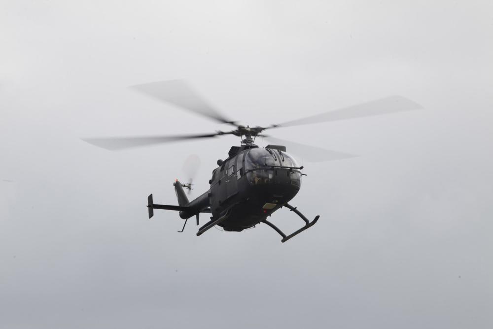 Ensayo de los aviones y helicópteros que participarán en el Festival Aéreo de Gijón